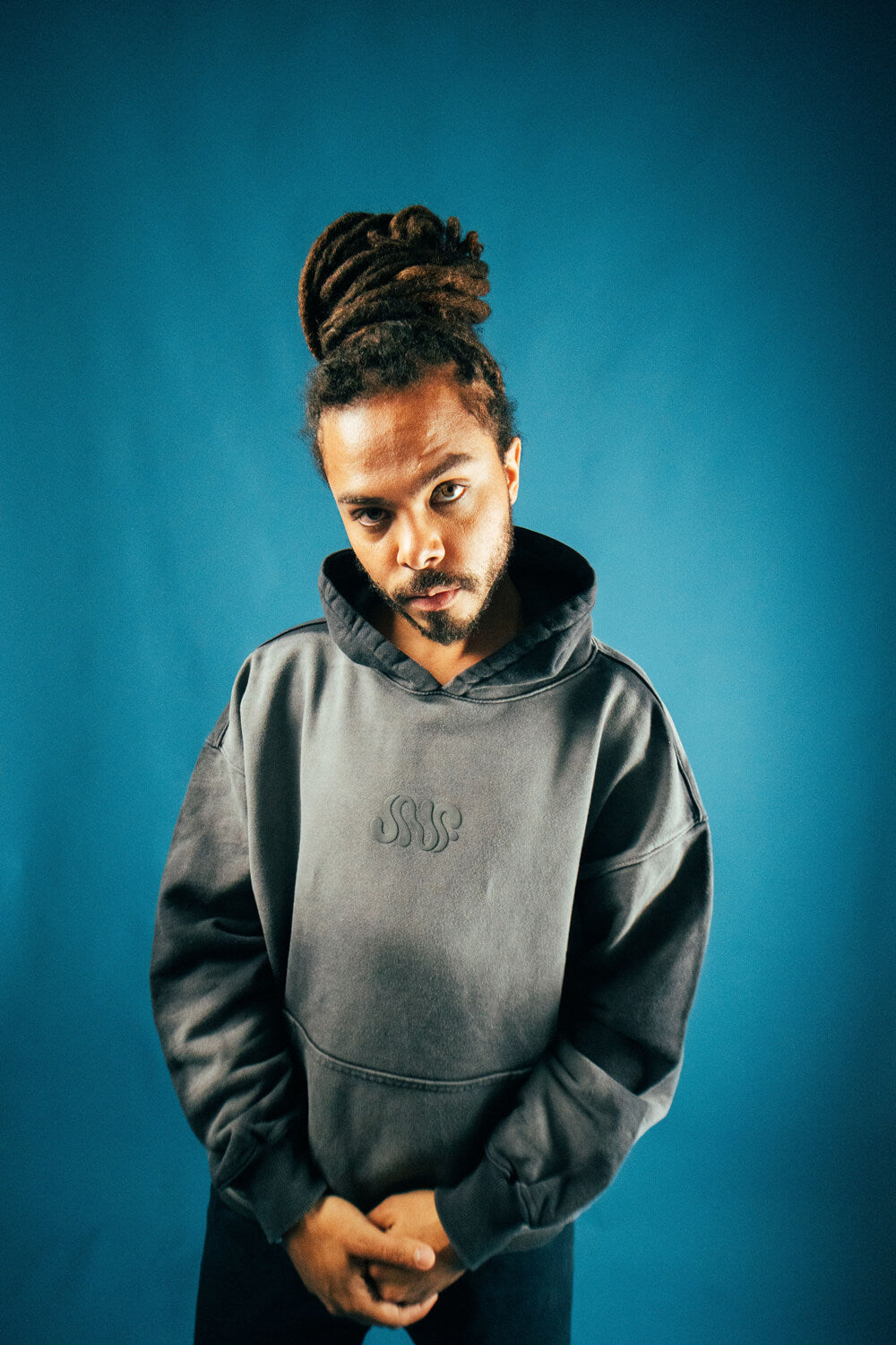 HOODIE BN4B NEGRO