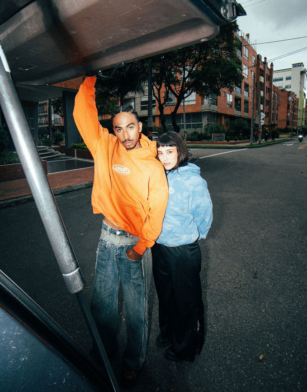 HOODIE SO NICE 2 BE ME NARANJA