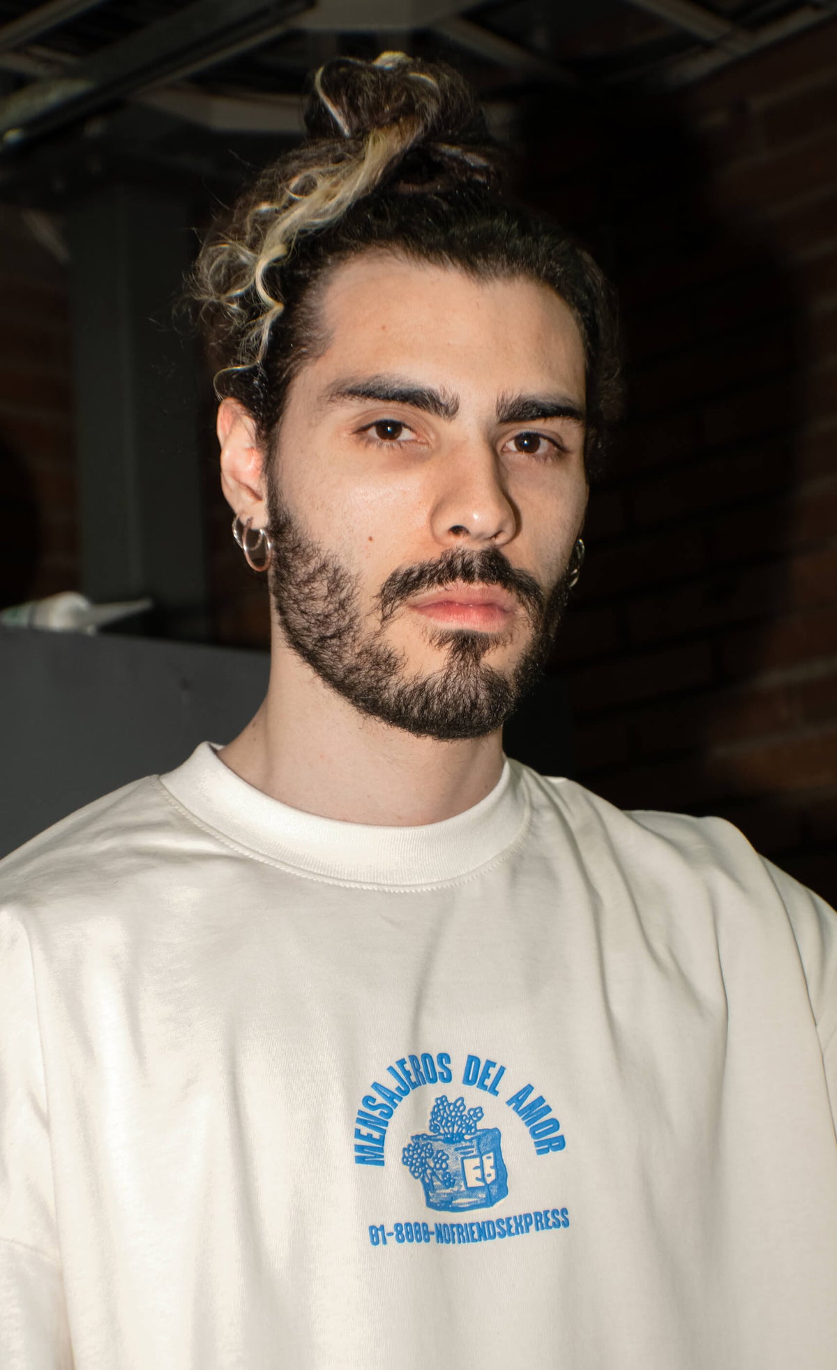 LONGSLEEVE MENSAJEROS CREMA