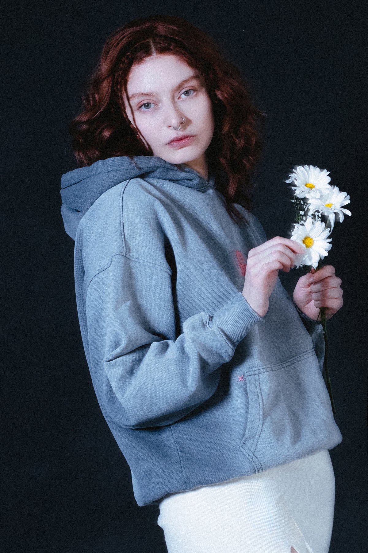 HOODIE BN4B GRIS OSCURO